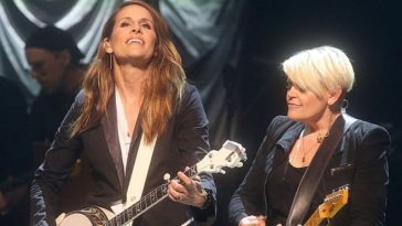 Emily Robison (left) and Natalie Maines of The Chicks GETTY IMAGES