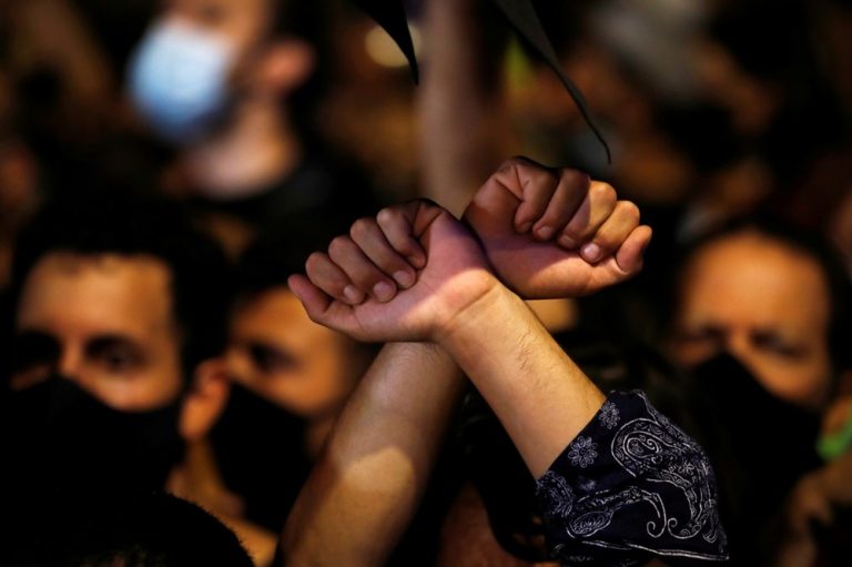 Netanyahu protest from thousands of people in Israel