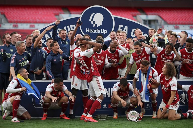 Arsenal Won British Federation FA Cup Trophy