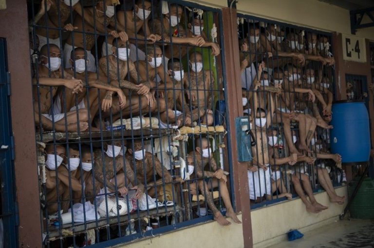 ‘Fish hoard’ prison in El Salvador
