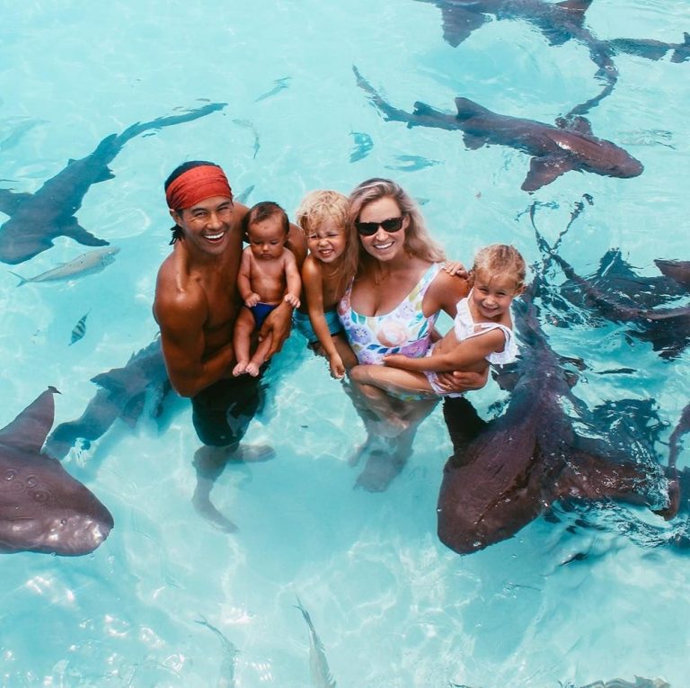 The couple, who took the to-do list as a mission before dying, travels the world with 3 children