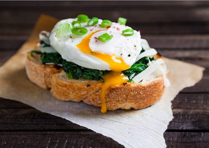 What is a poached egg? How to cook poached eggs? - Maraaz