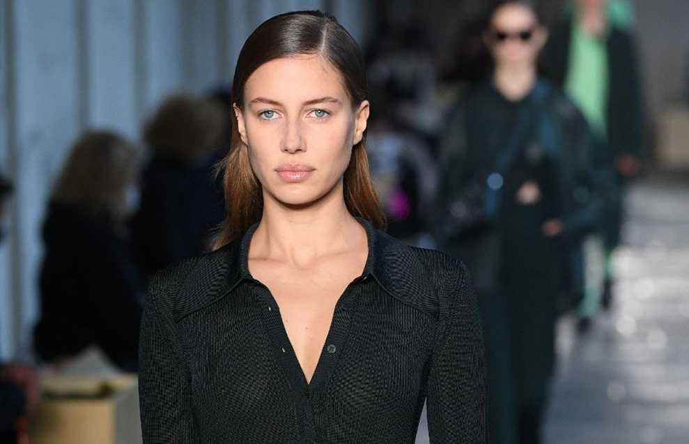 rCZelOUraUG7F6B2C-gOYQ