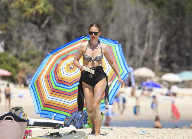 2827394_feaccf7fbf7d79080e980656b844bc85_640x640