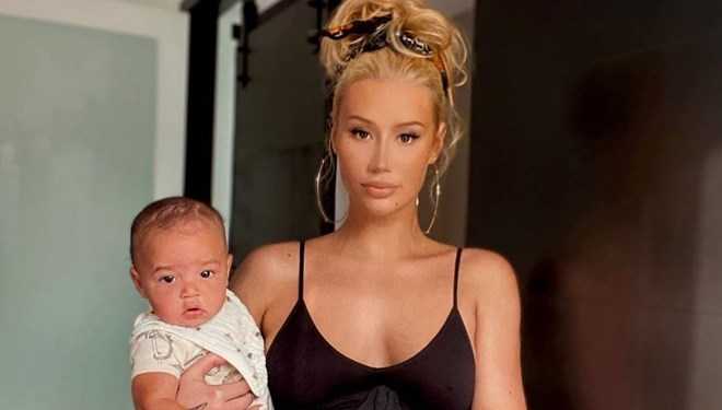 First photo from Iggy Azalea with her baby