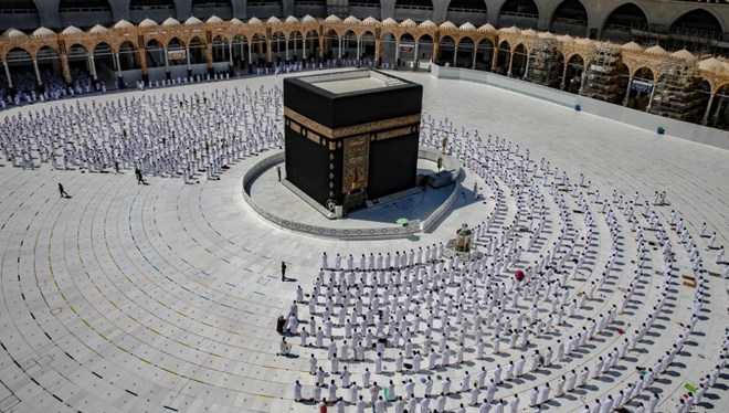 The first Friday prayer was made after 7 months in the Kaaba The first Friday prayer was made after 7 months in the Kaaba