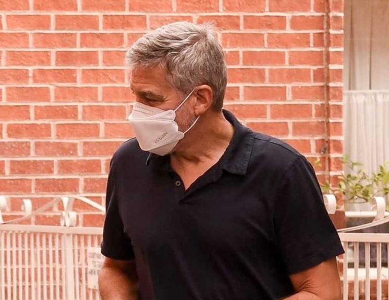 Mask measure from George Clooney