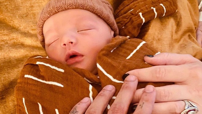 Ashlee Simpson’s baby is born