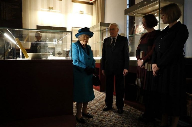 Buckingham art collection open to visitors