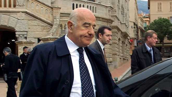 World’s richest banker dies