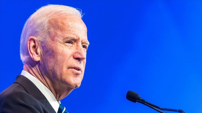 Biden held a memorial ceremony in Washington for 400,000 Americans who died from Covid-19 before the oath ceremony