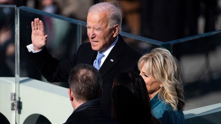 Biden apologizes to the National Guard who had to sleep in the parking lot