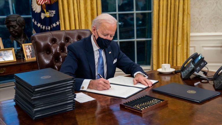 Biden signs decree to give priority to the purchase of American products within the country