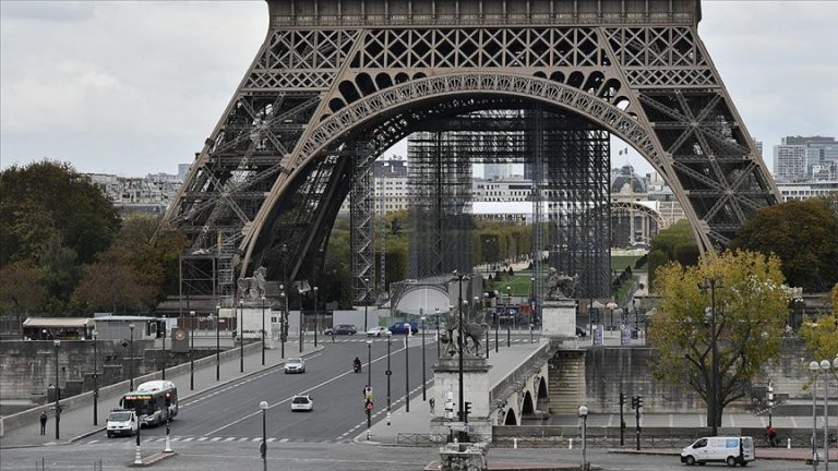 In France, the Council of State cancels the government’s suspension of ‘family reunification’ visas