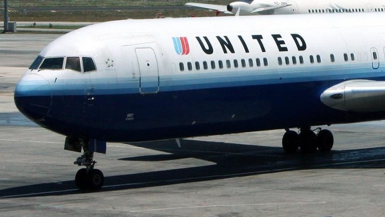 United Airlines lost $ 7 billion in 2020