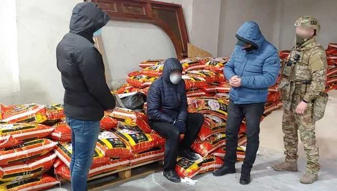 GF9K9-Axt0-r3YnPy60euw