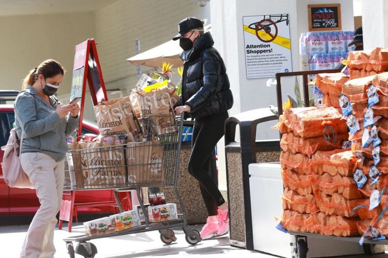 Charlize Theron did everything to avoid being recognized in shopping