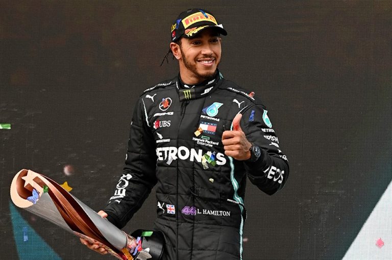 F1 Champion Lewis Hamilton knighted
