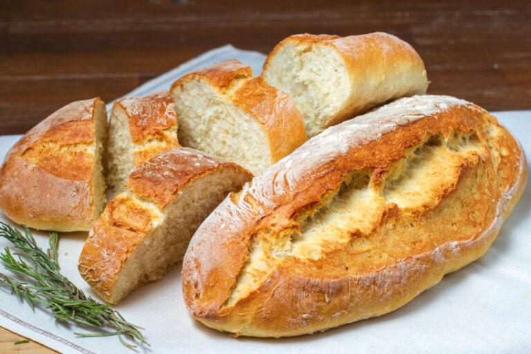 11 Fragrant Tips for Making Bread at Home
